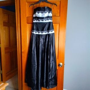 Jessica McClintock Black Strapless Wide Sweep Evening Gown Prom Dress 4 Lace